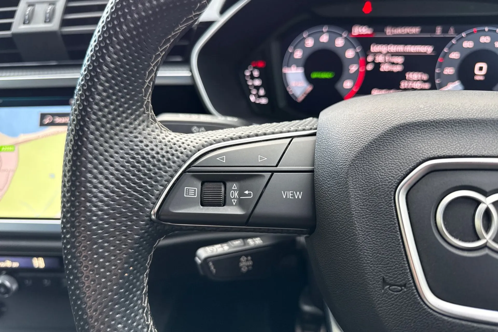 Audi Q3 thumbnail image number 41