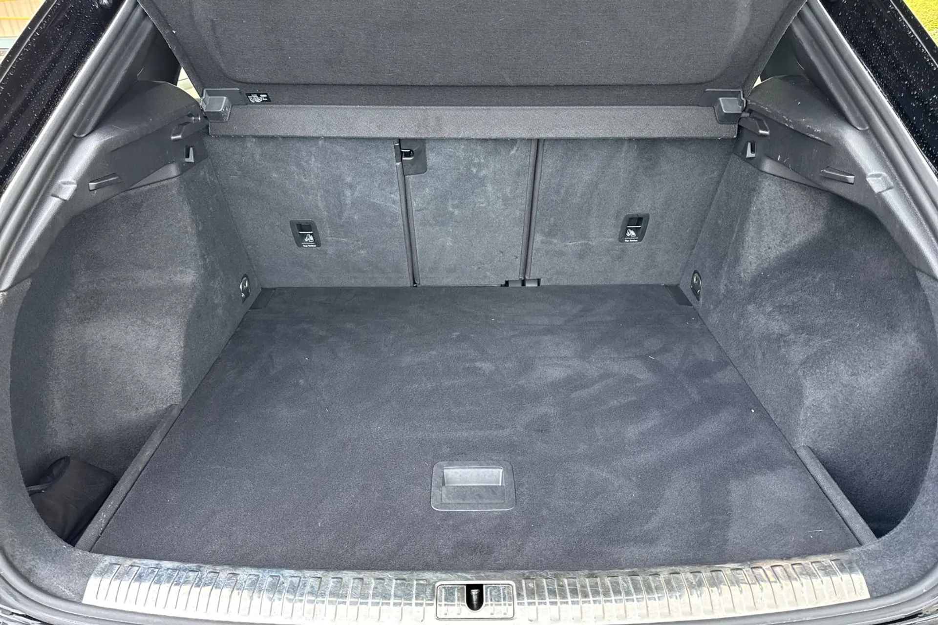 Audi Q3 thumbnail image number 18