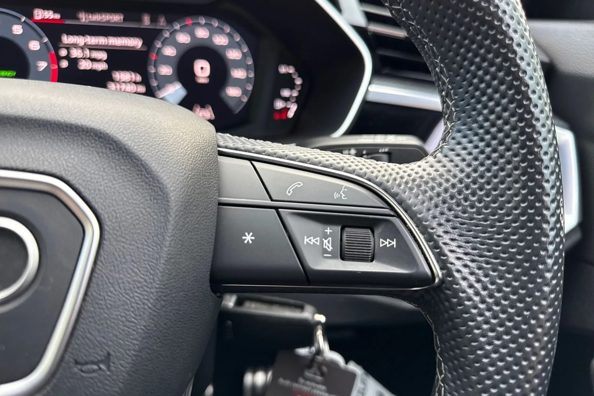 Audi Q3 thumbnail image number 42