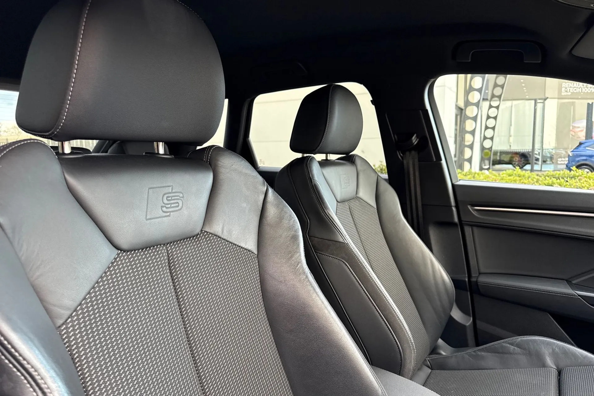 Audi Q3 thumbnail image number 47