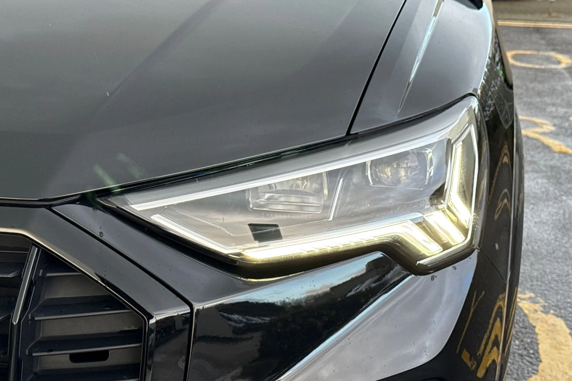 Audi Q3 thumbnail image number 15