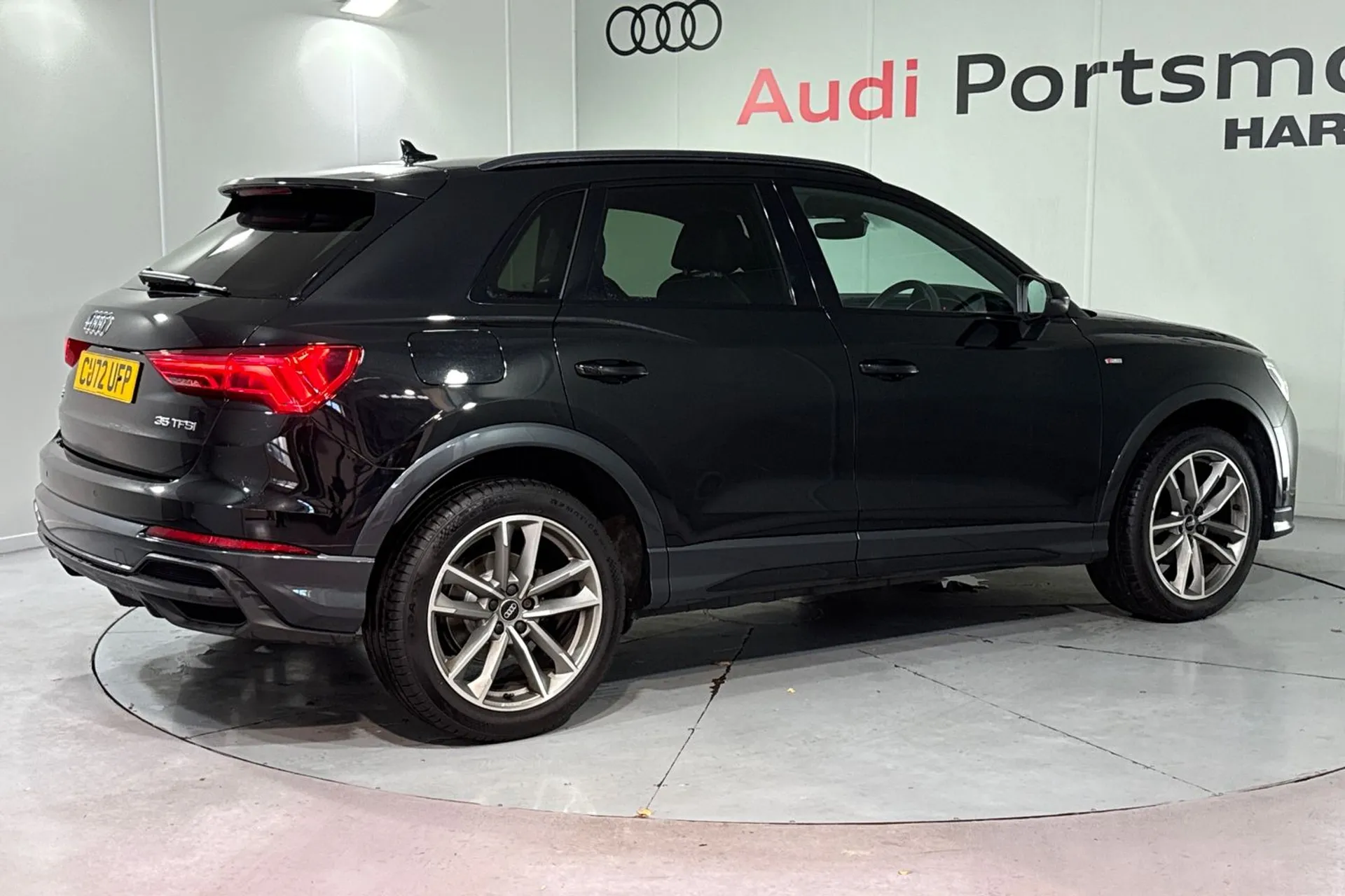 Audi Q3 thumbnail image number 8