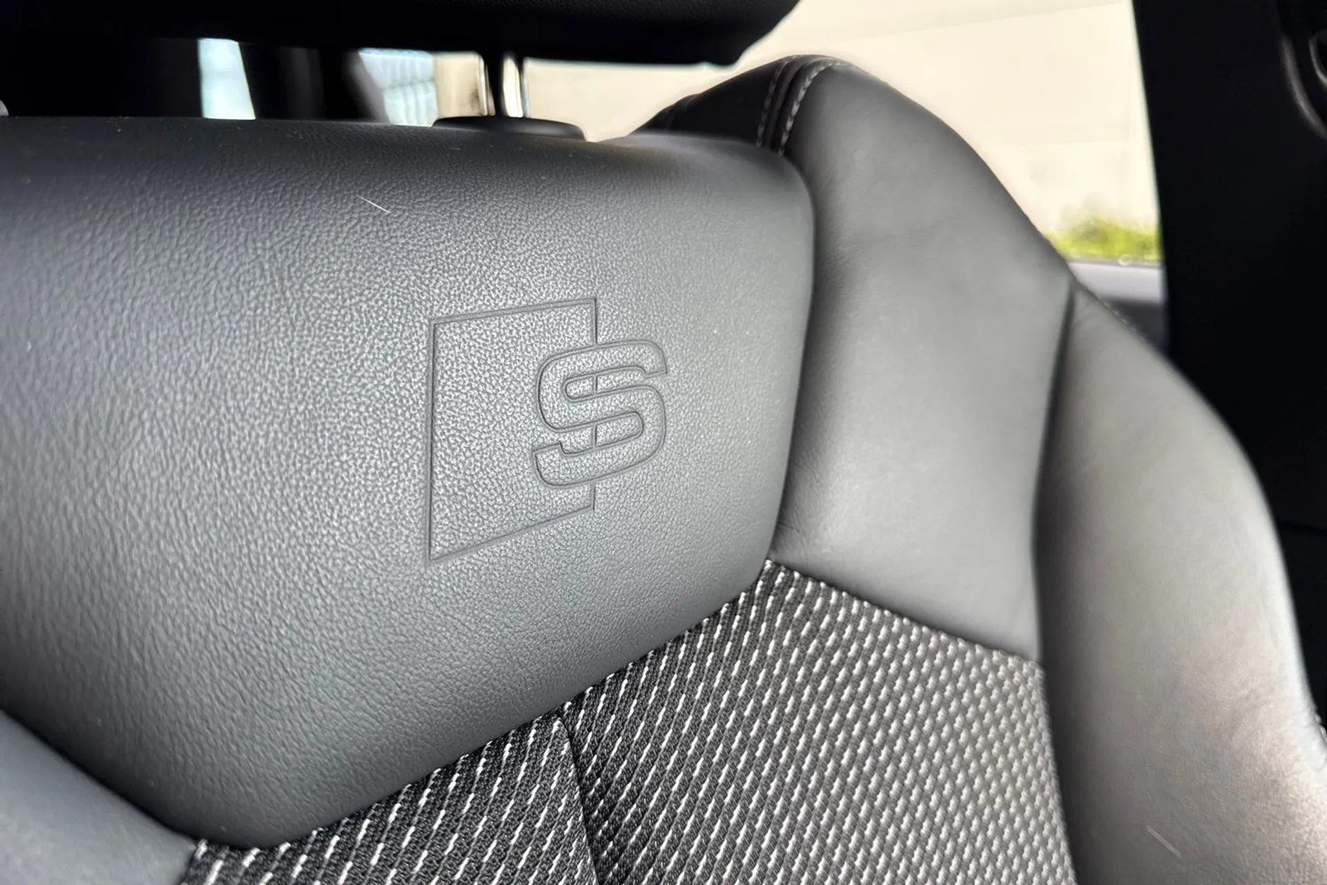 Audi Q3 thumbnail image number 46