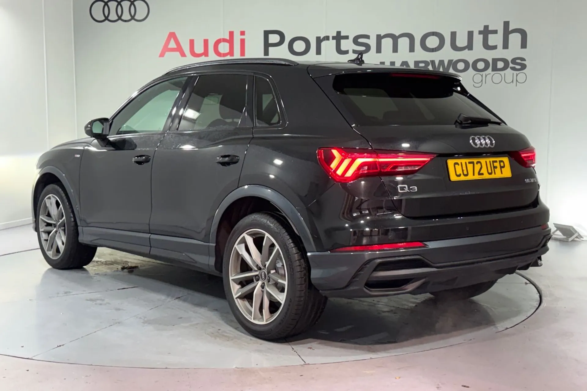 Audi Q3 thumbnail image number 10