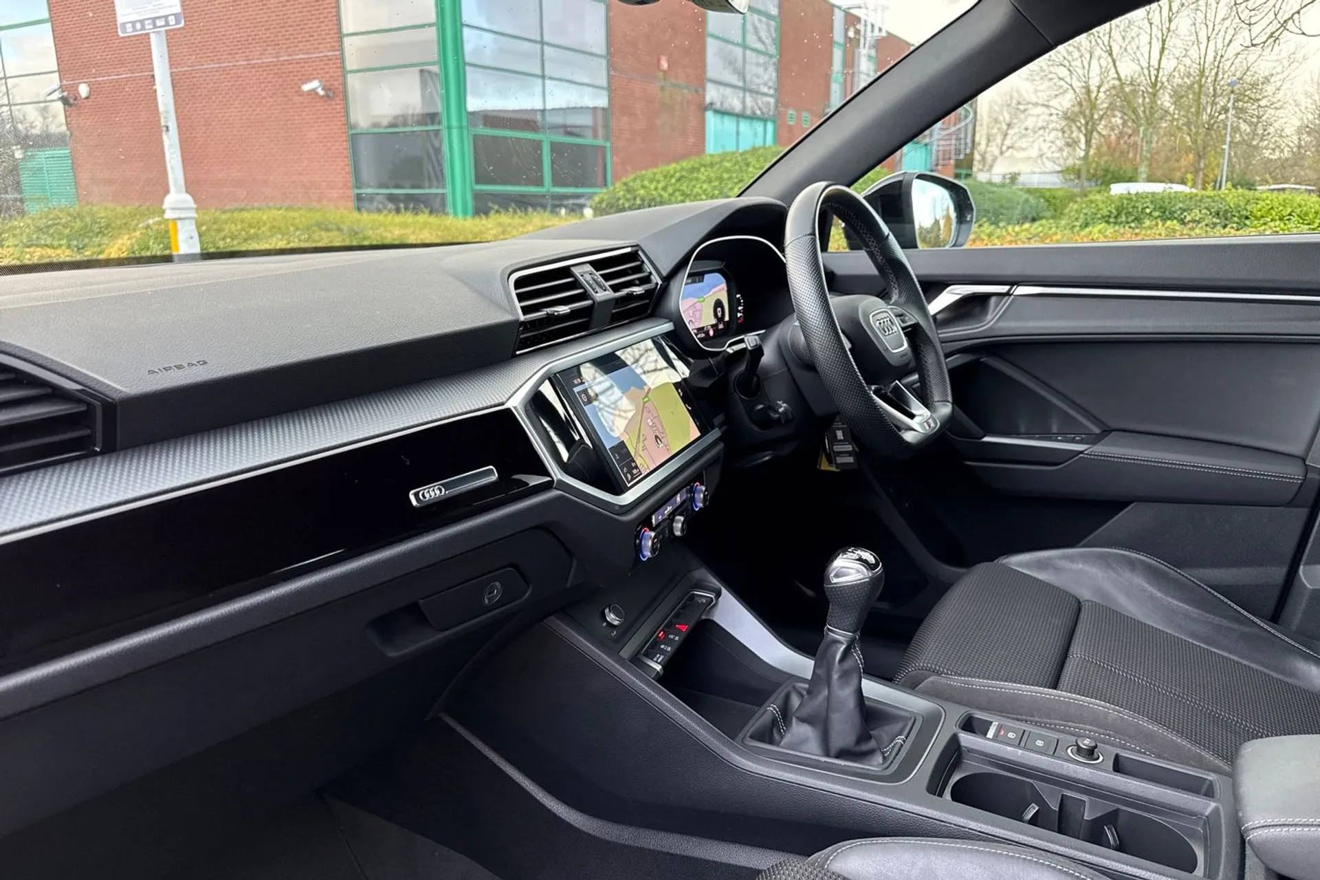 Audi Q3 thumbnail image number 34