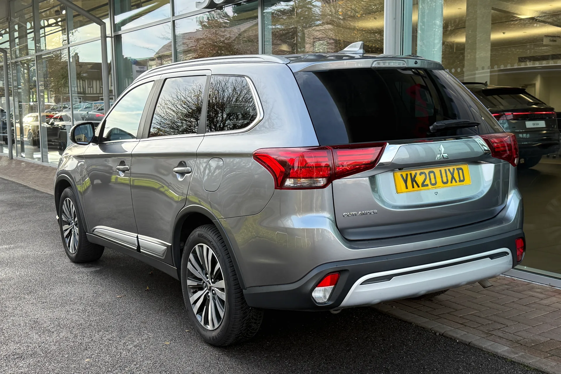 MITSUBISHI OUTLANDER thumbnail image number 7