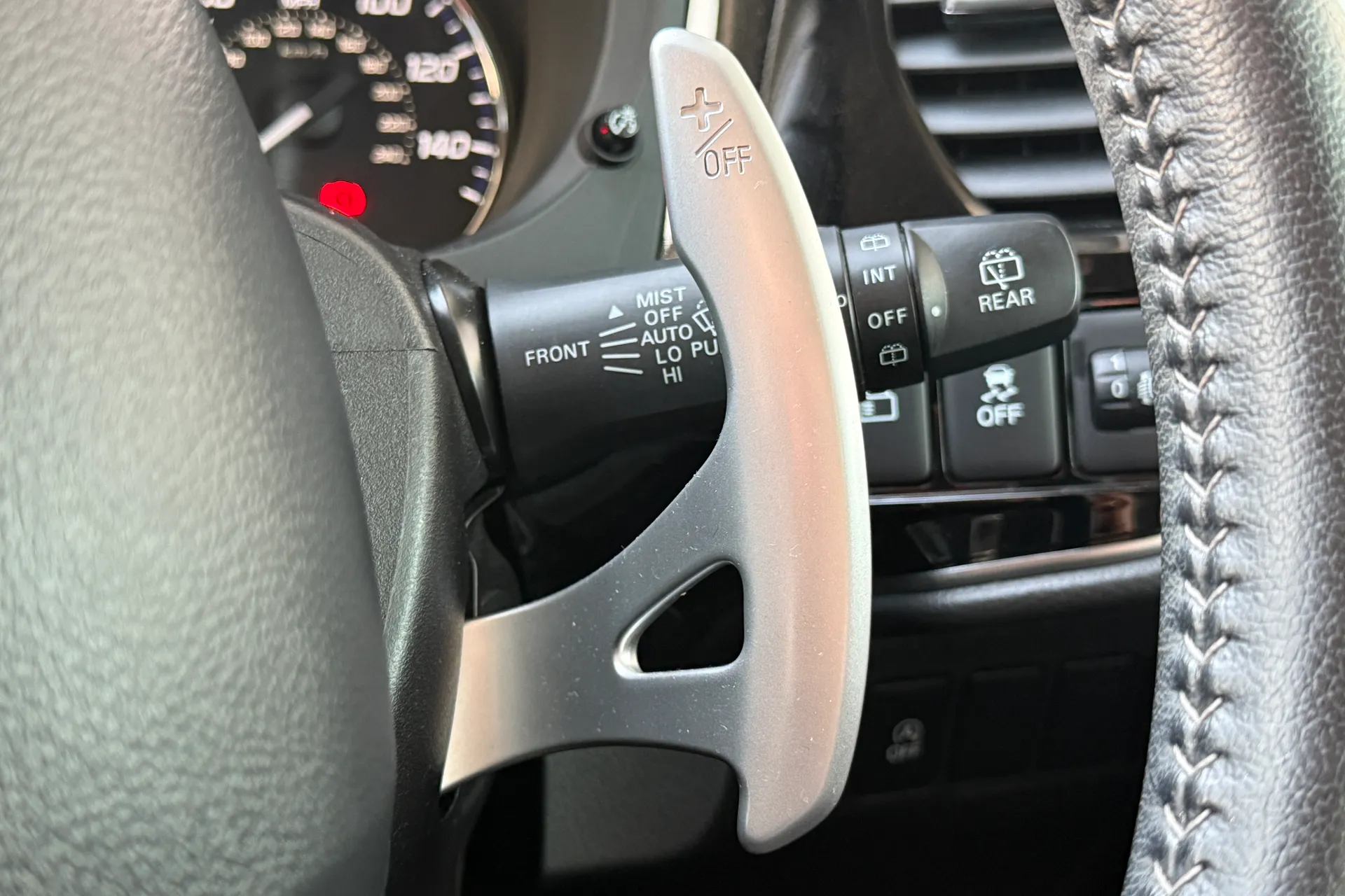 MITSUBISHI OUTLANDER thumbnail image number 17