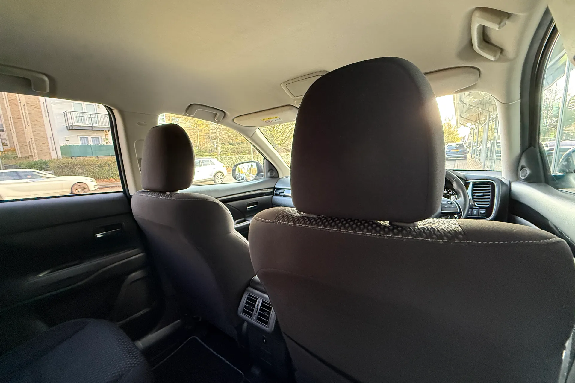 MITSUBISHI OUTLANDER thumbnail image number 36