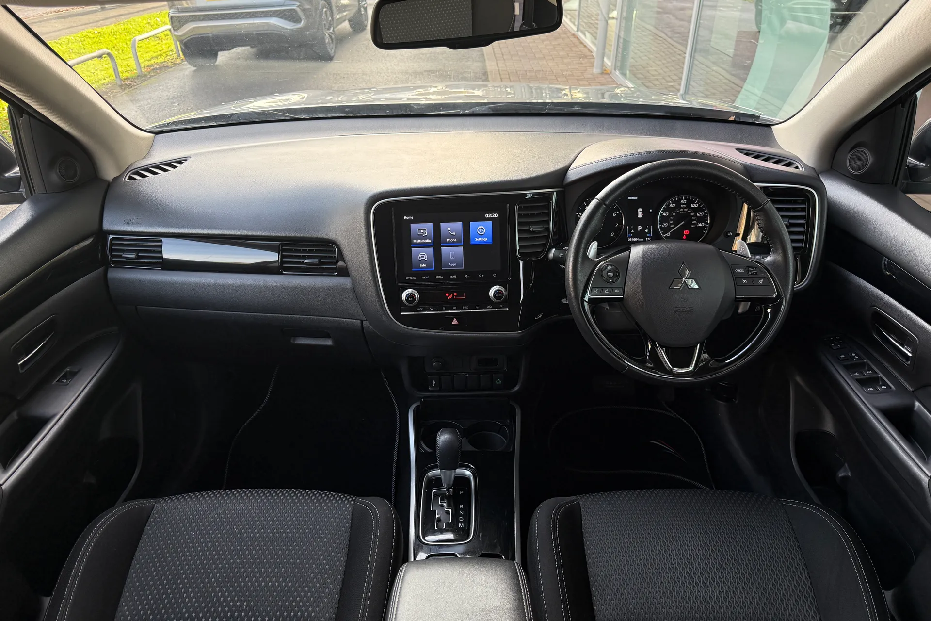 MITSUBISHI OUTLANDER thumbnail image number 3