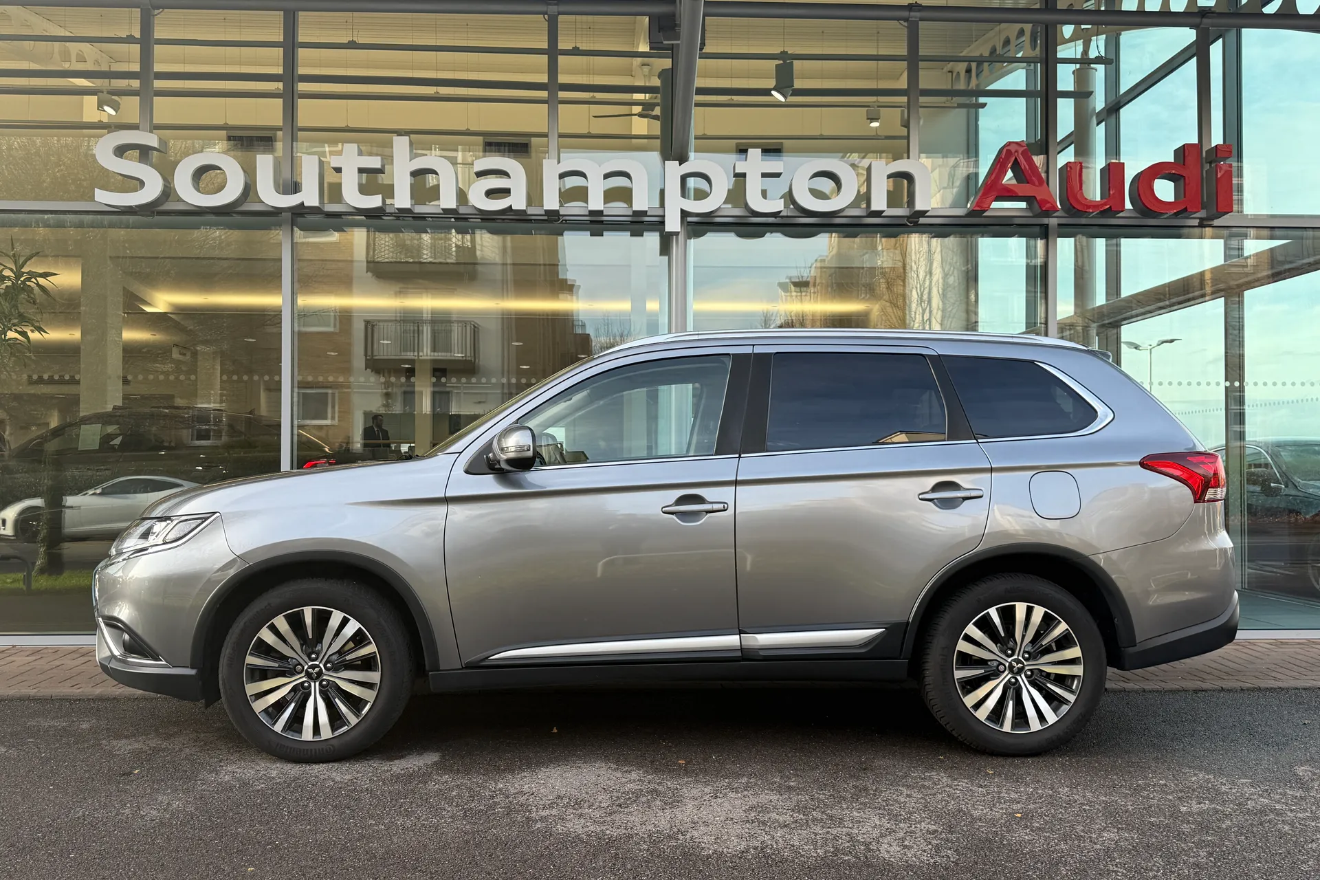 MITSUBISHI OUTLANDER thumbnail image number 52