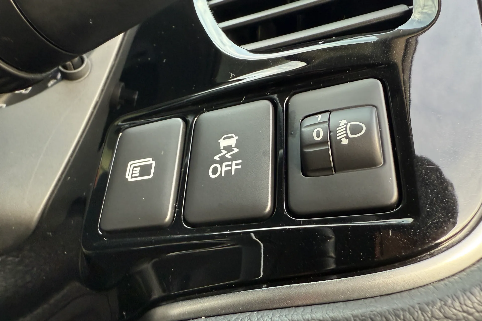 MITSUBISHI OUTLANDER thumbnail image number 64