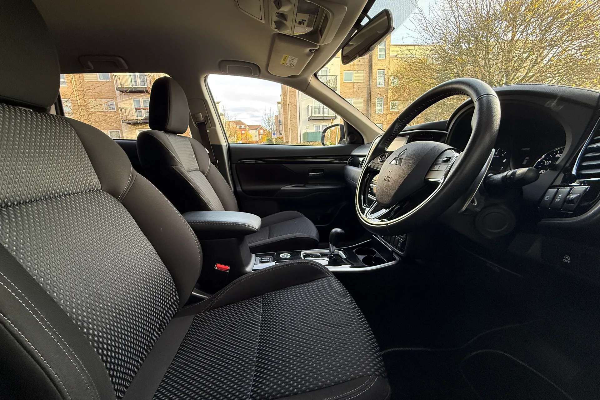 MITSUBISHI OUTLANDER thumbnail image number 30