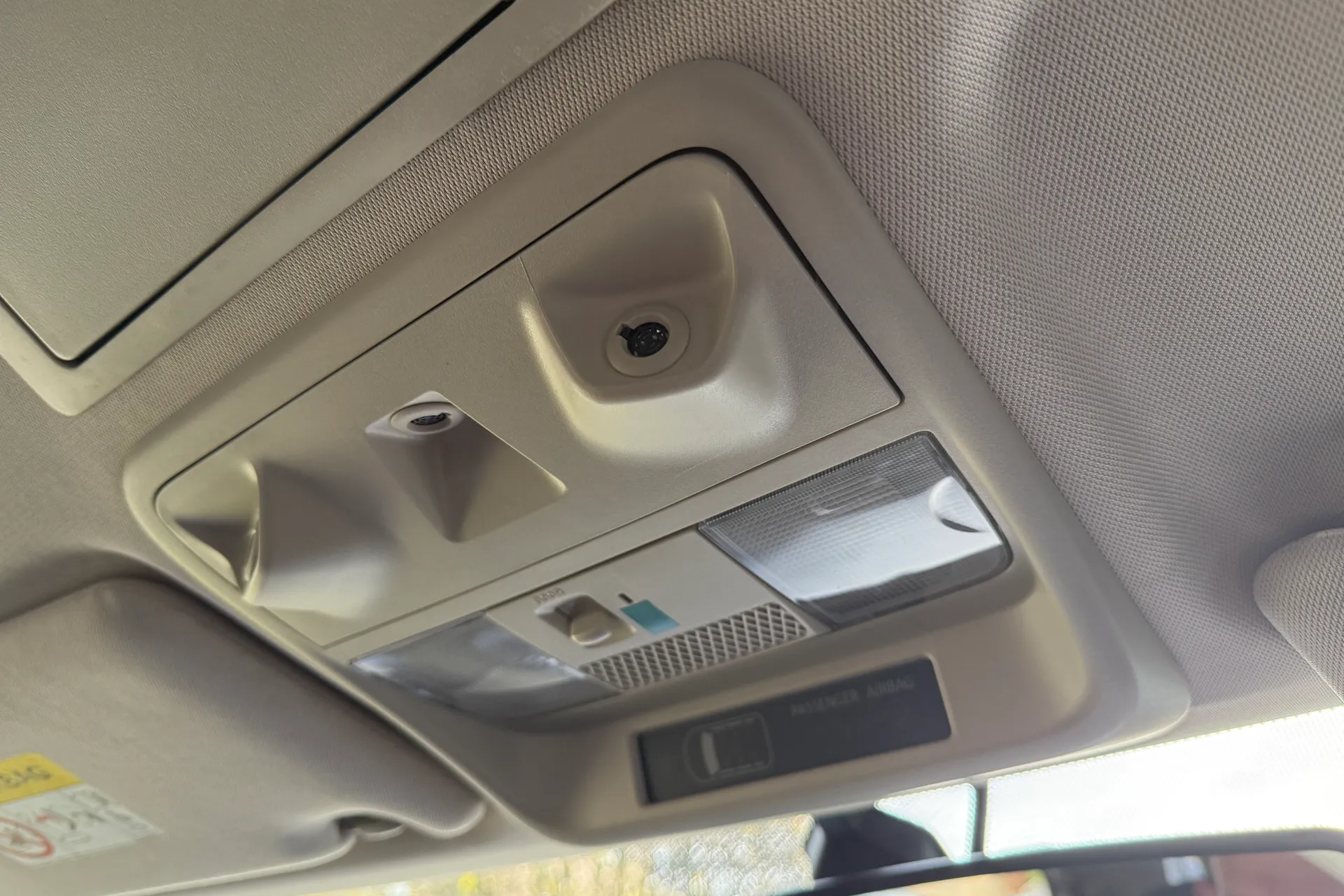 MITSUBISHI OUTLANDER thumbnail image number 26