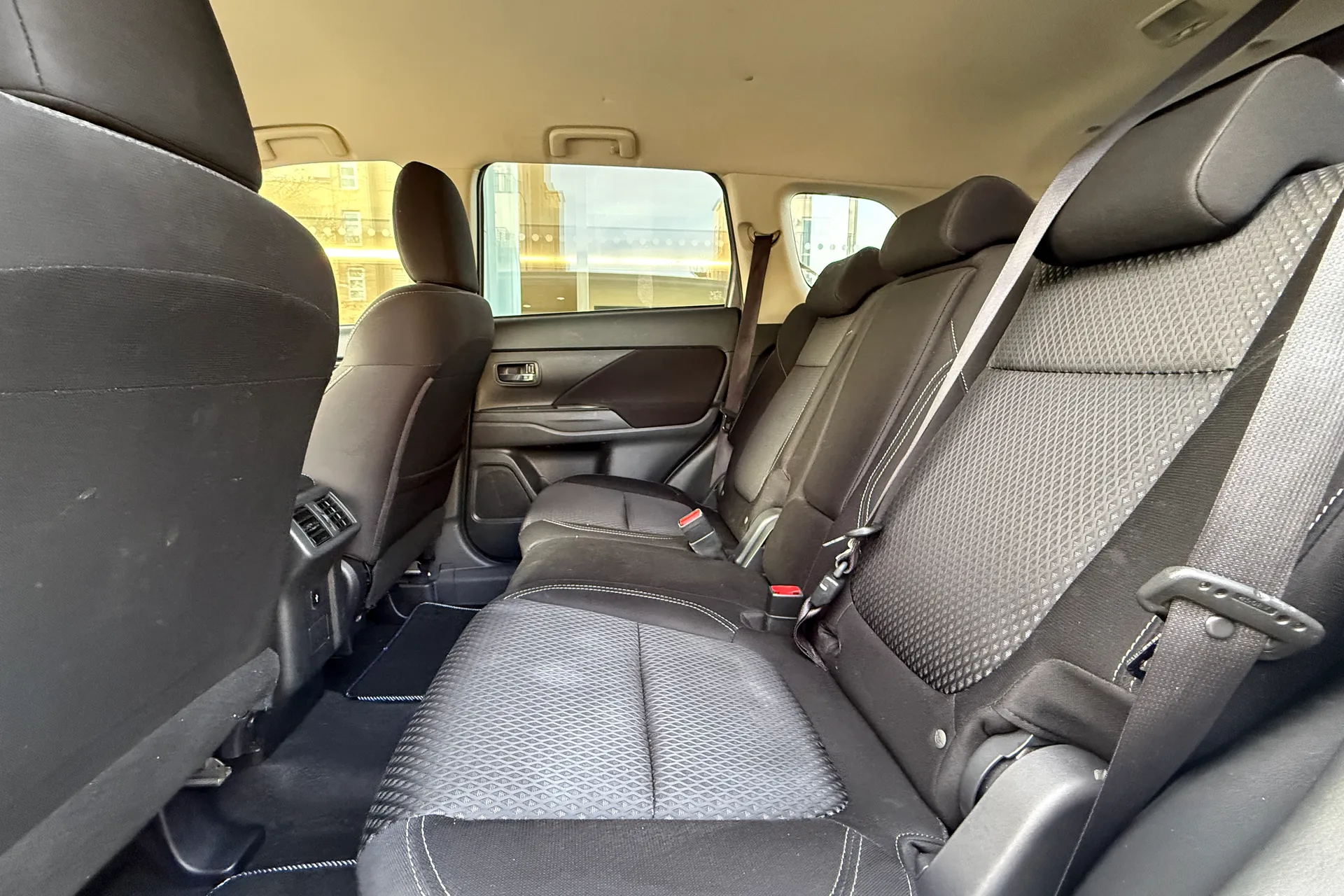 MITSUBISHI OUTLANDER thumbnail image number 54