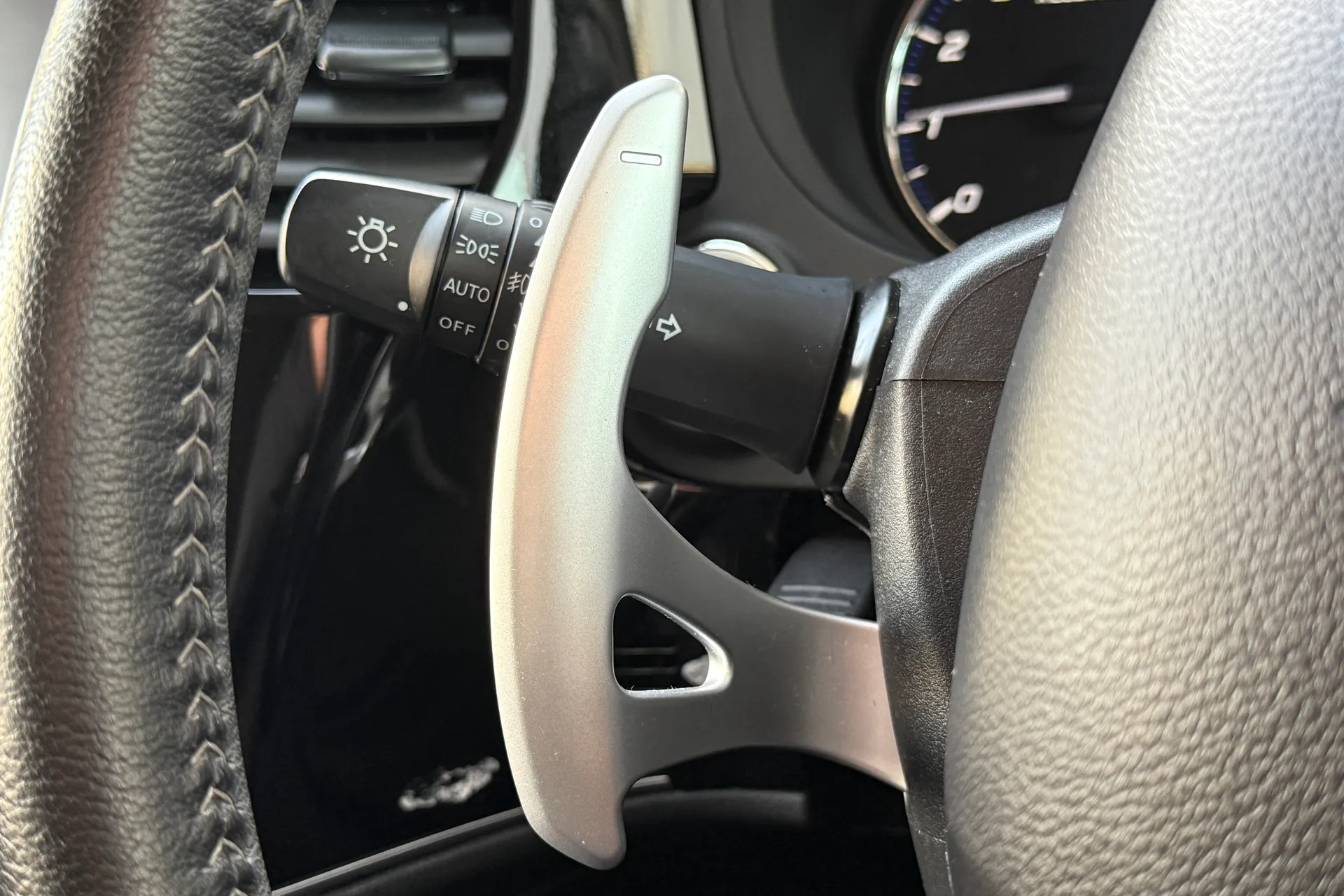 MITSUBISHI OUTLANDER thumbnail image number 16