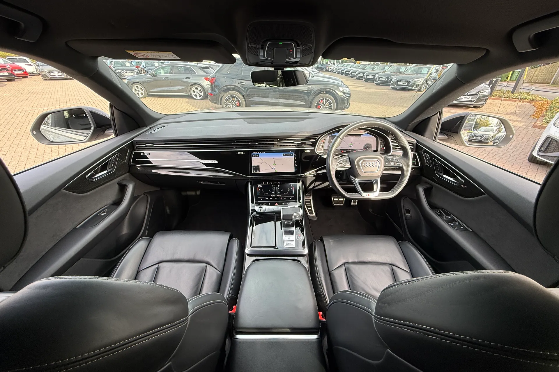 Audi Q8 thumbnail image number 3