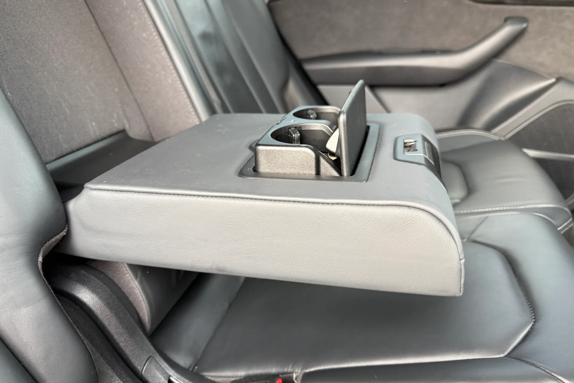 Audi Q8 thumbnail image number 48