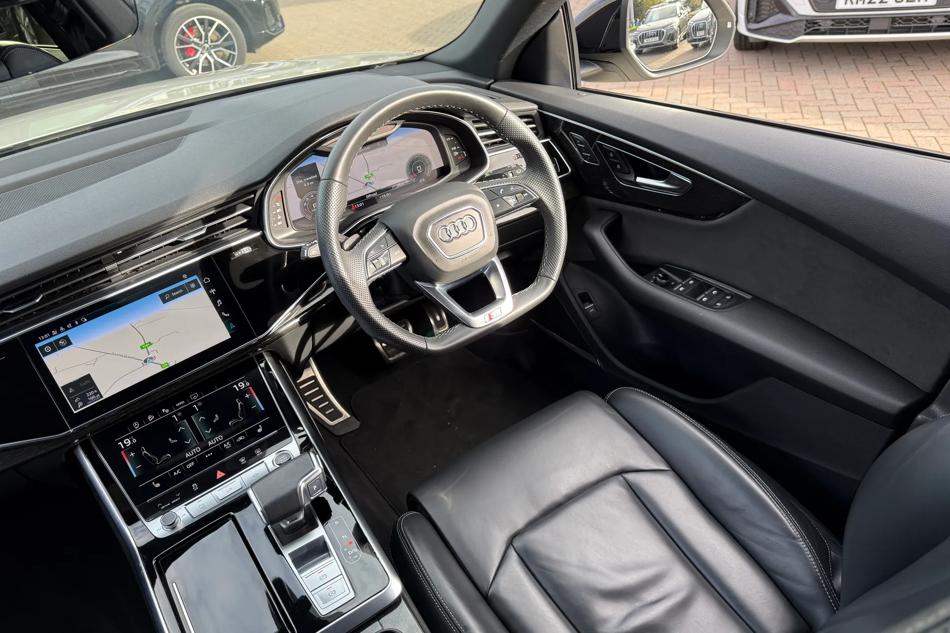 Audi Q8 thumbnail image number 44