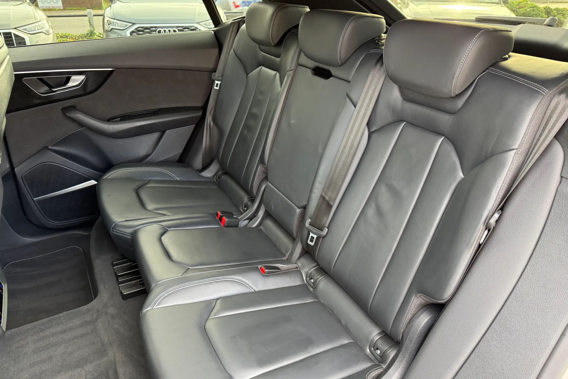 Audi Q8 thumbnail image number 45