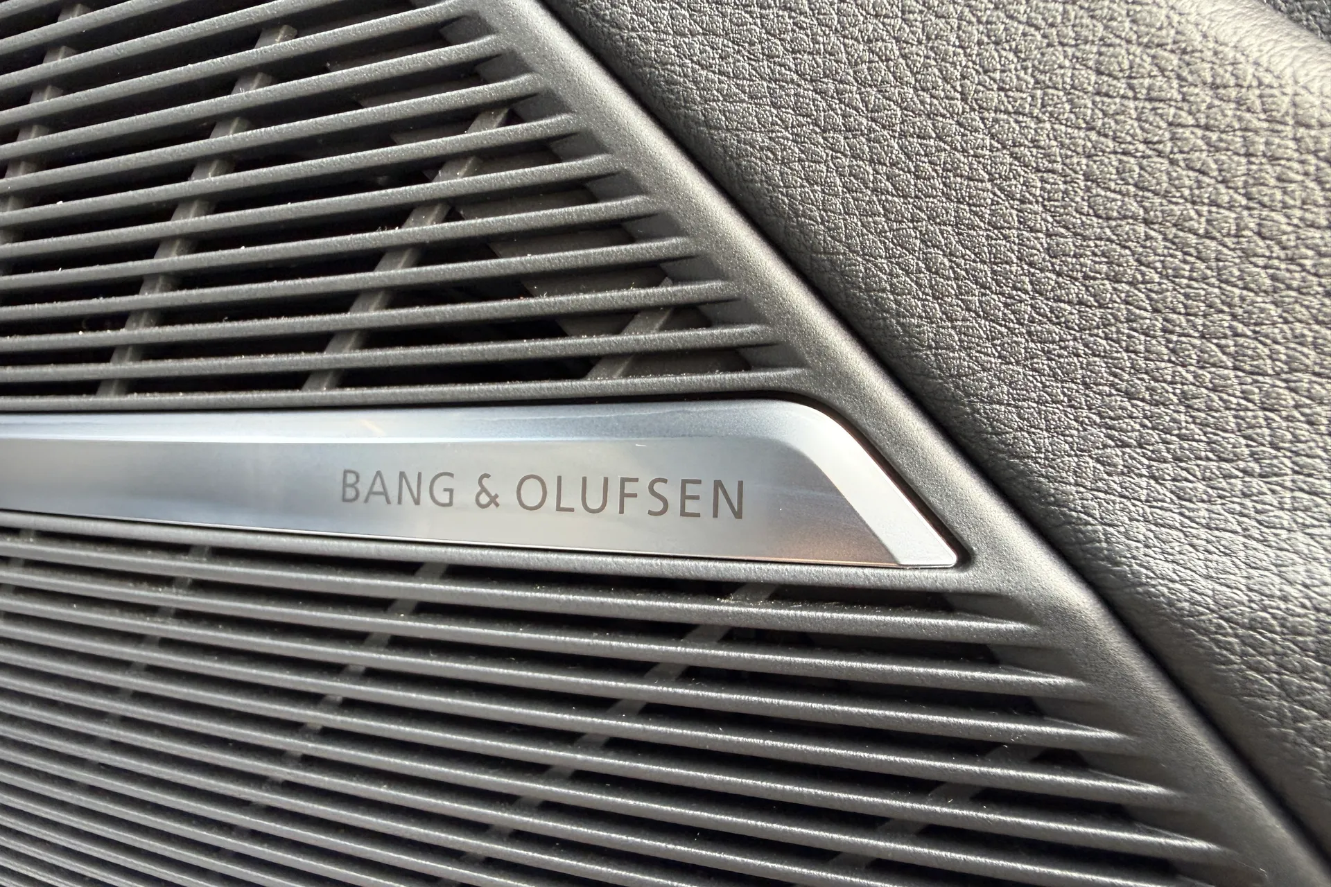 Audi Q8 thumbnail image number 19