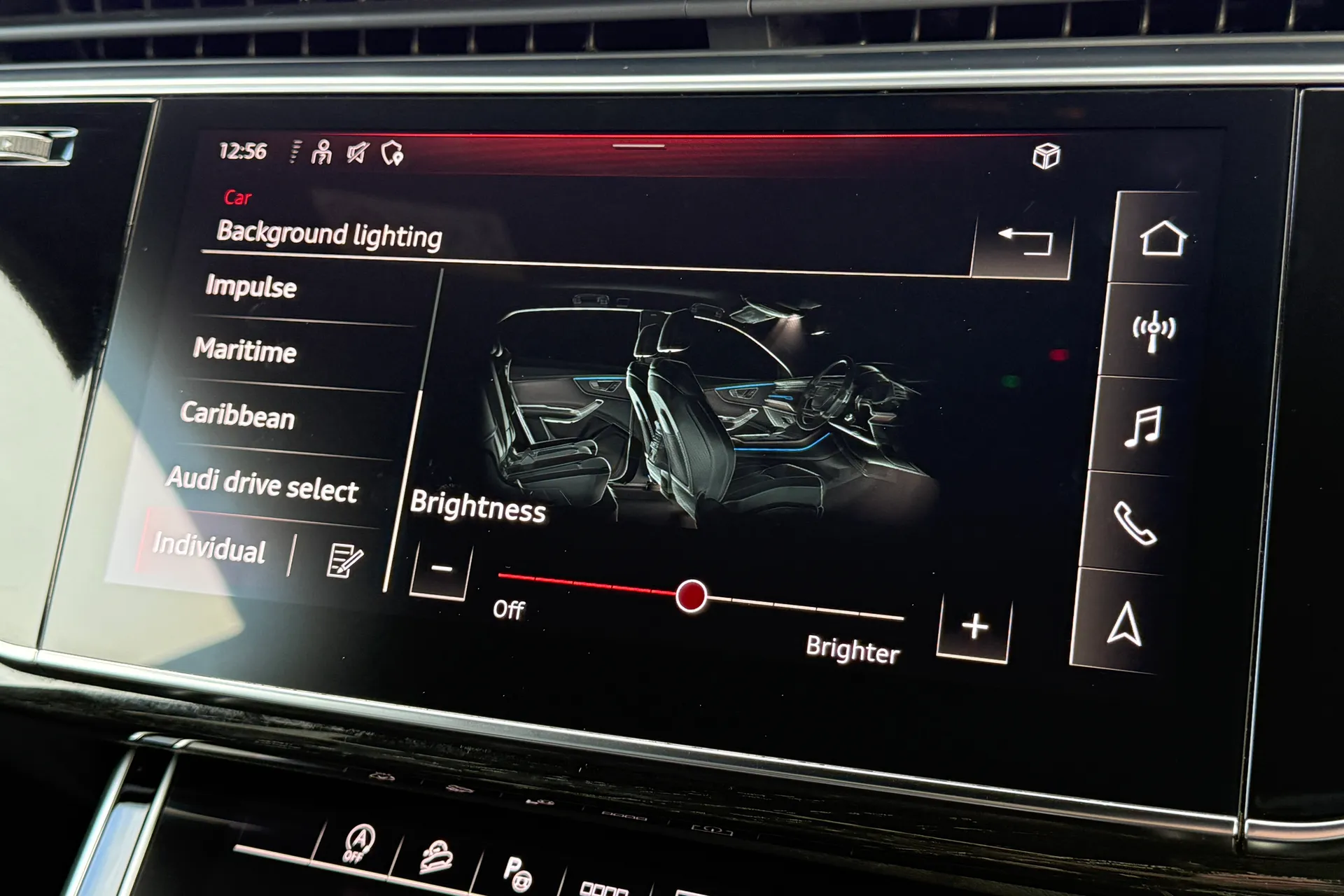 Audi Q8 thumbnail image number 12