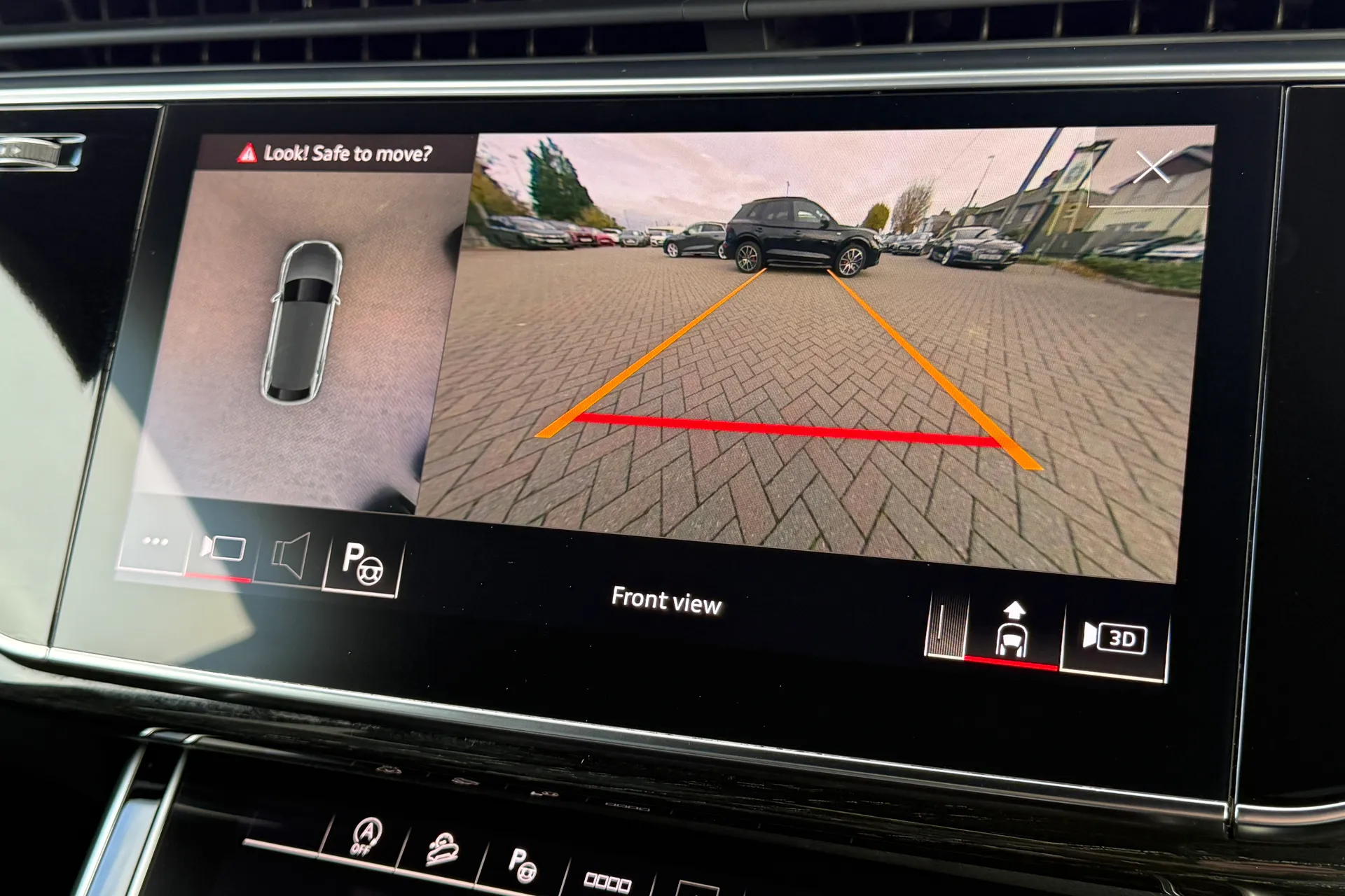 Audi Q8 thumbnail image number 9