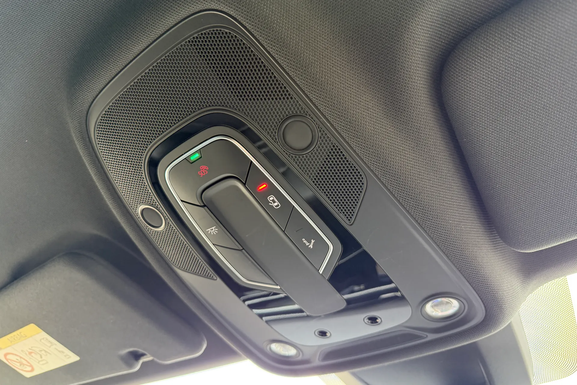 Audi Q8 thumbnail image number 23