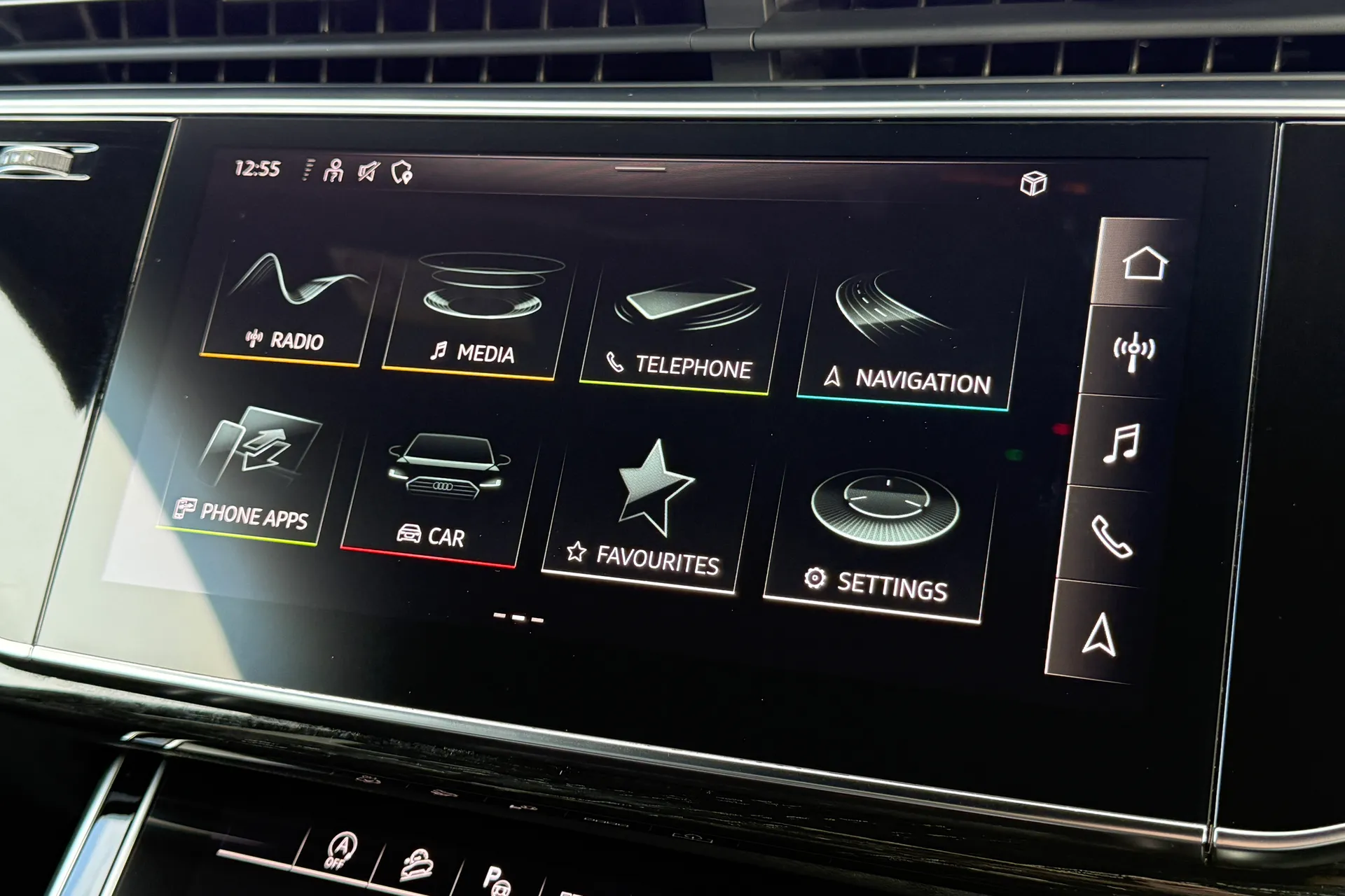 Audi Q8 thumbnail image number 13