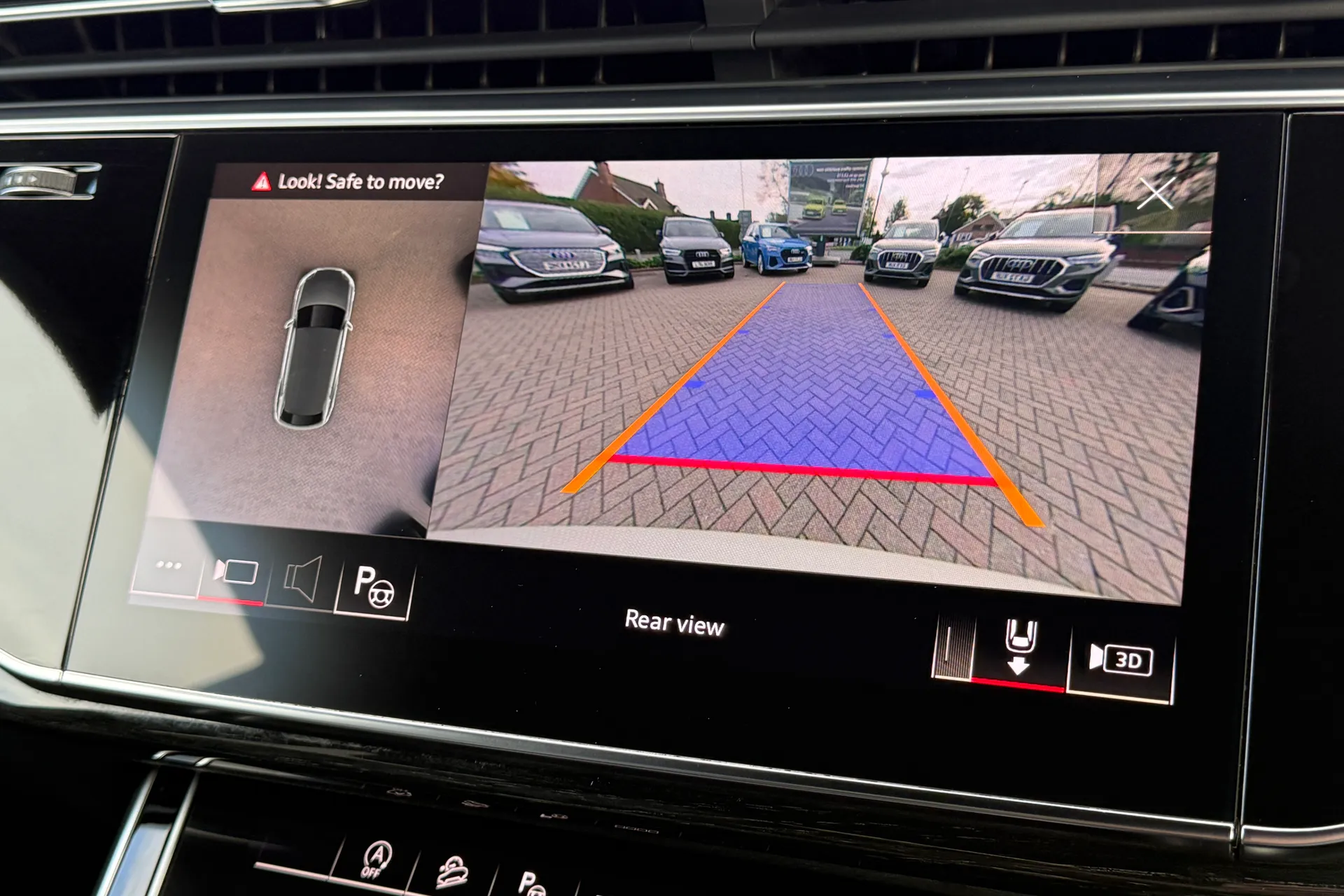 Audi Q8 thumbnail image number 4