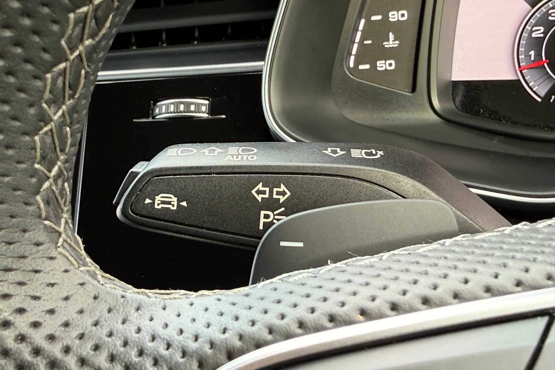 Audi Q8 thumbnail image number 21