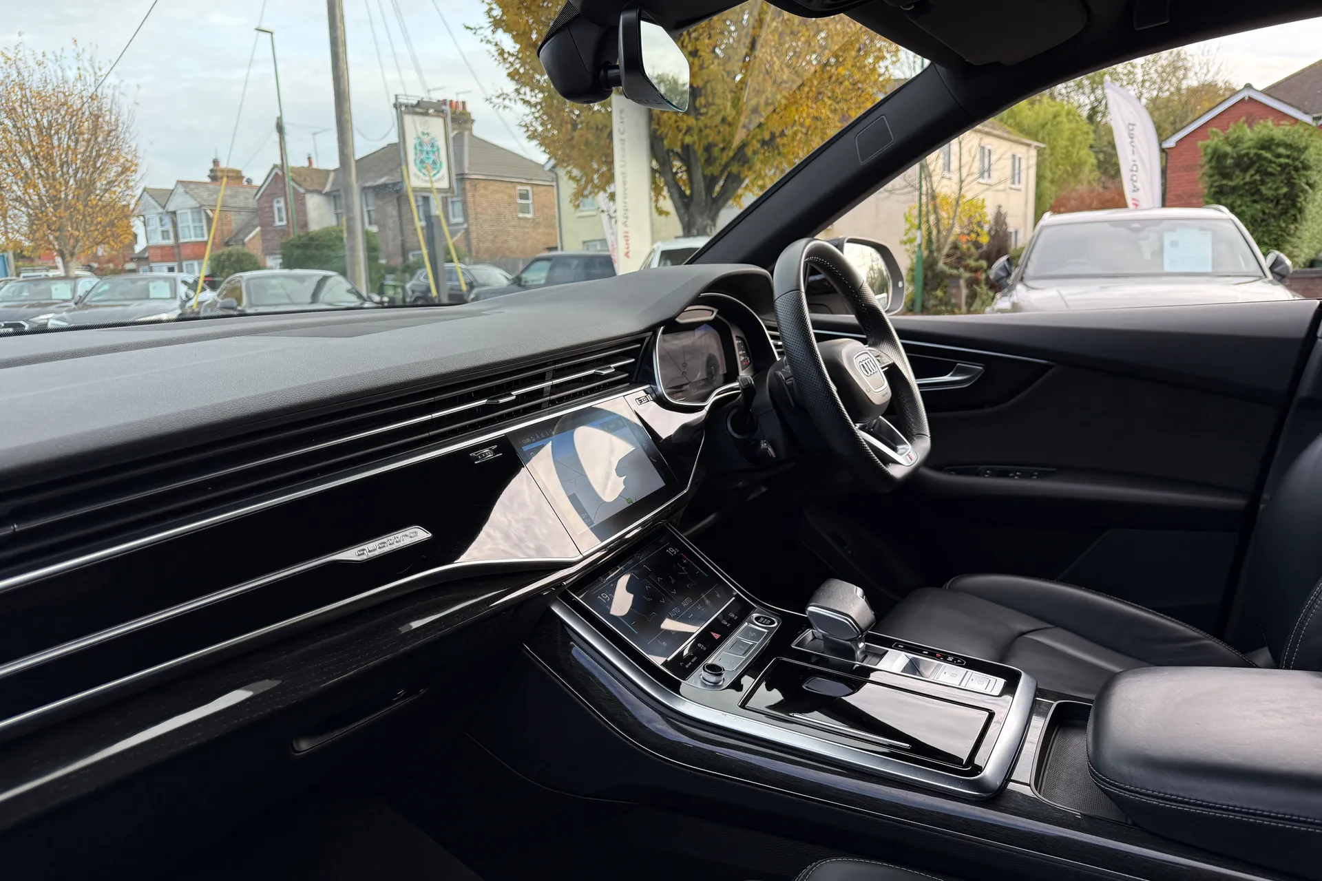 Audi Q8 thumbnail image number 32