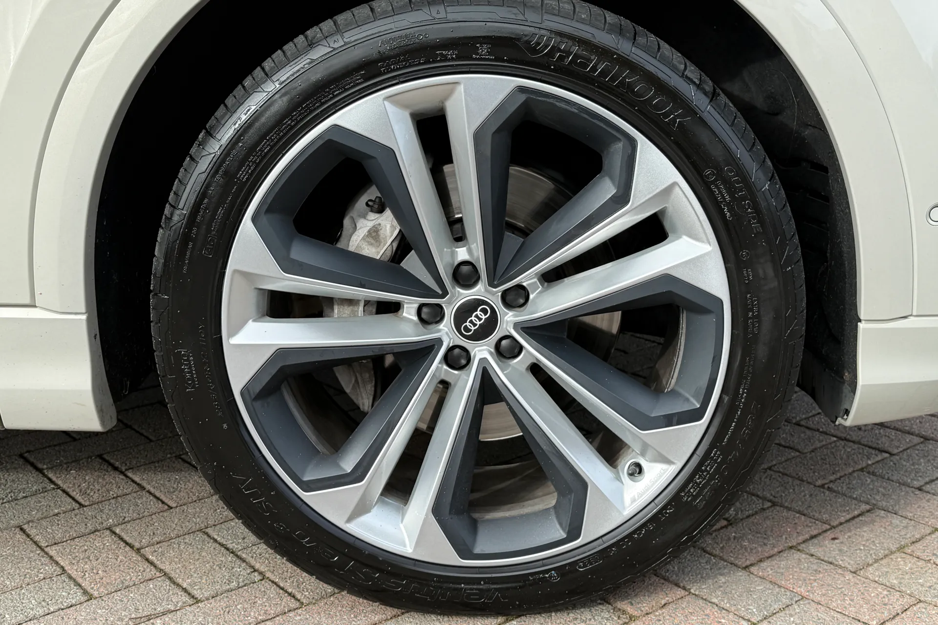 Audi Q8 thumbnail image number 52