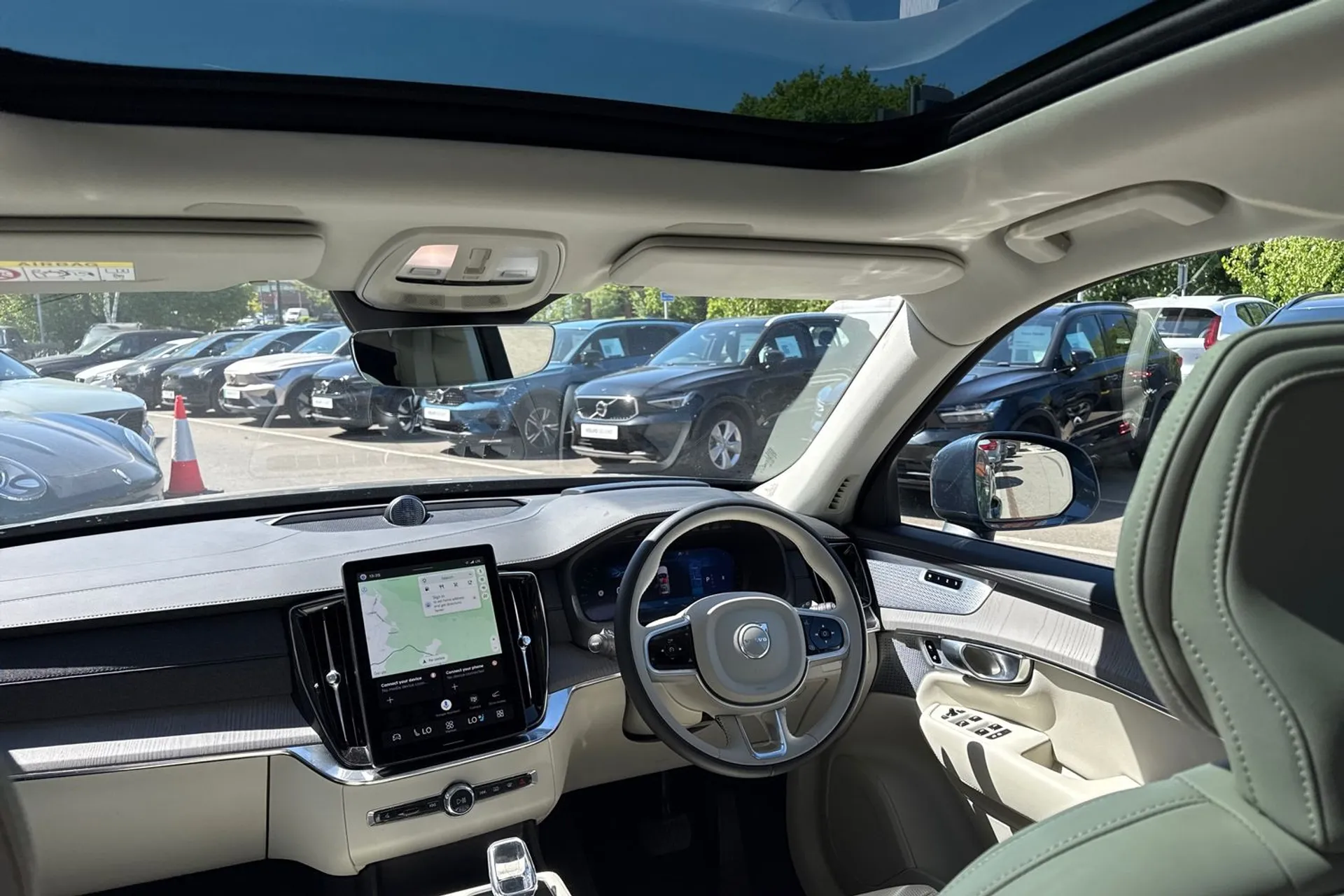 Volvo XC90 thumbnail image number 35