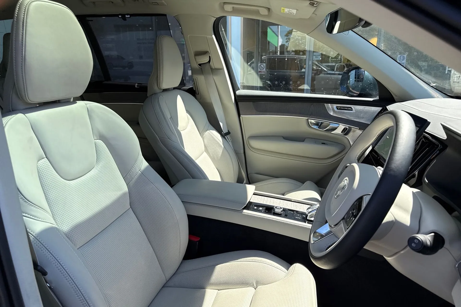 Volvo XC90 thumbnail image number 28