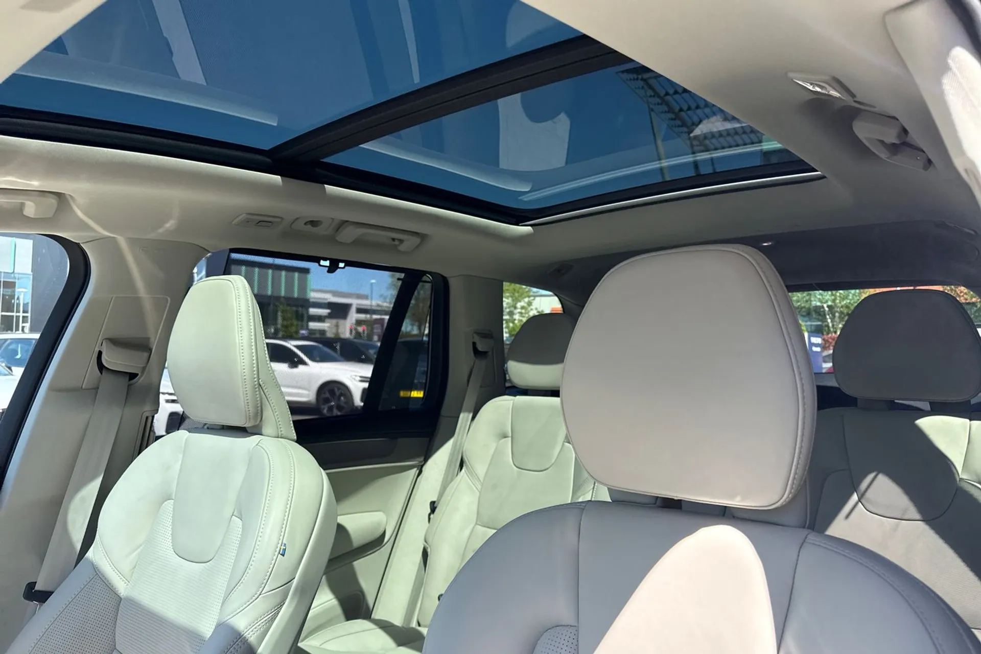 Volvo XC90 thumbnail image number 31