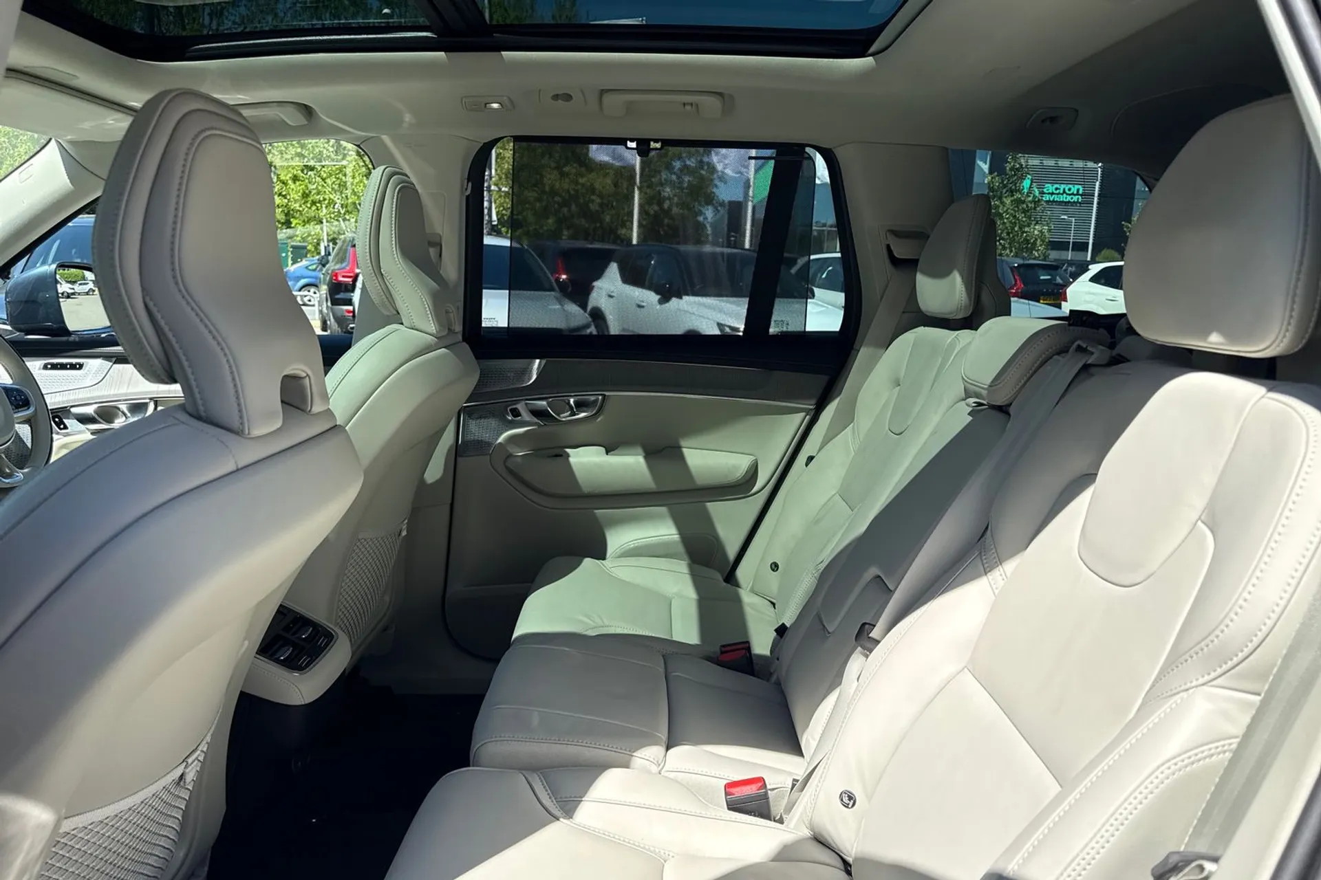 Volvo XC90 thumbnail image number 32