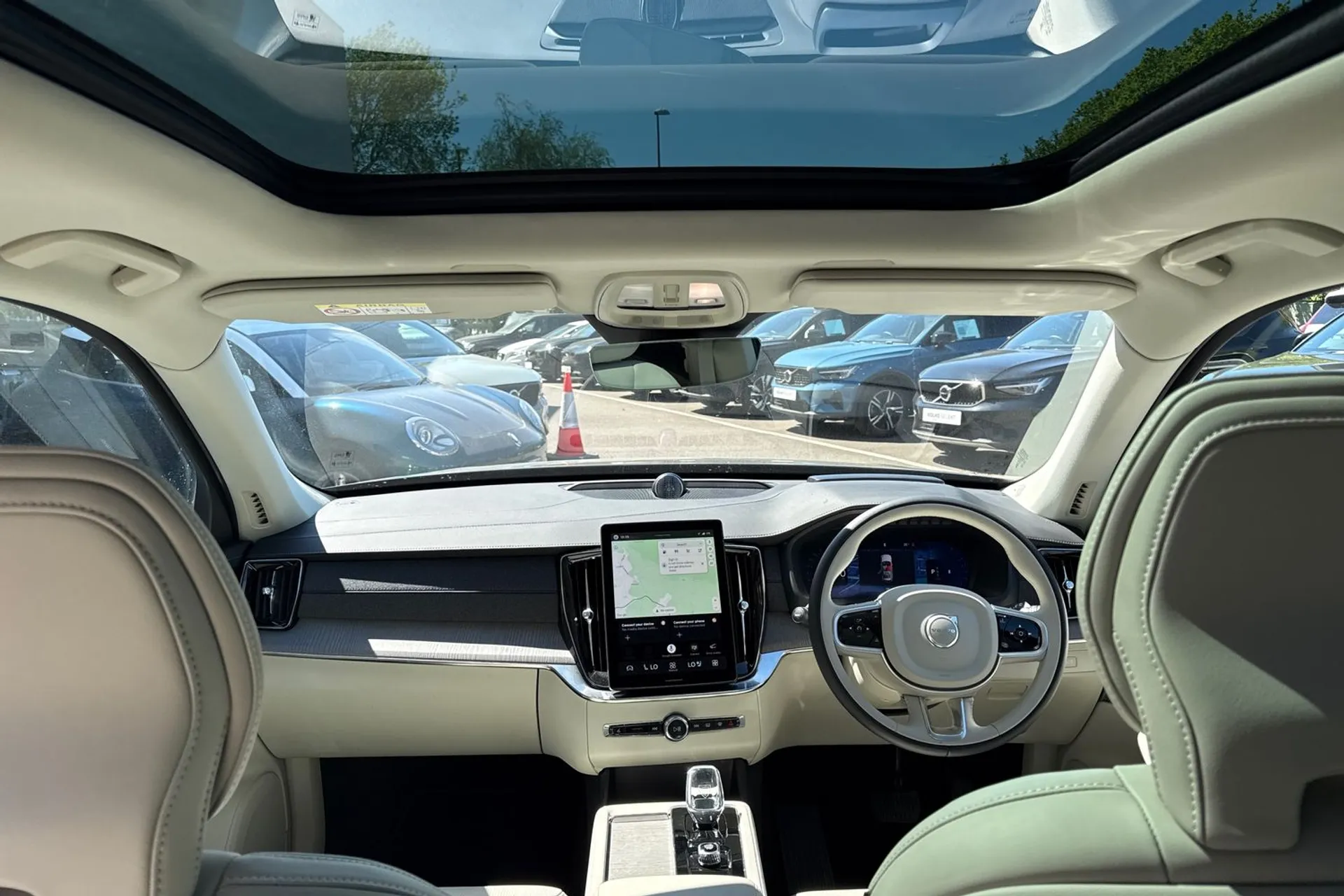 Volvo XC90 thumbnail image number 3
