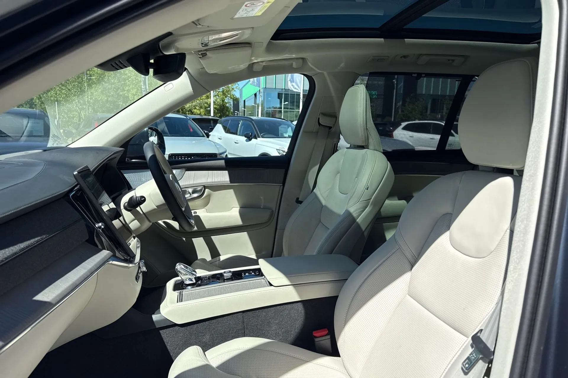 Volvo XC90 thumbnail image number 30