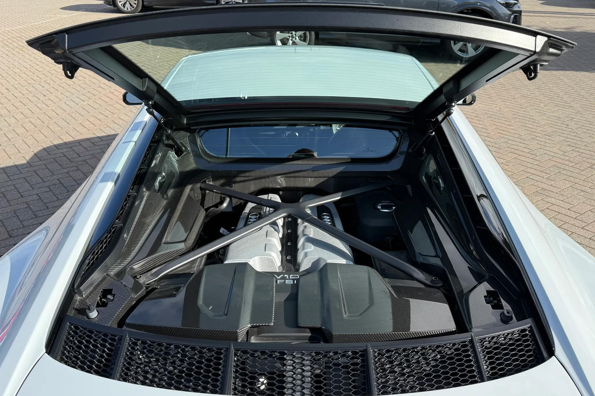 Audi R8 thumbnail image number 33