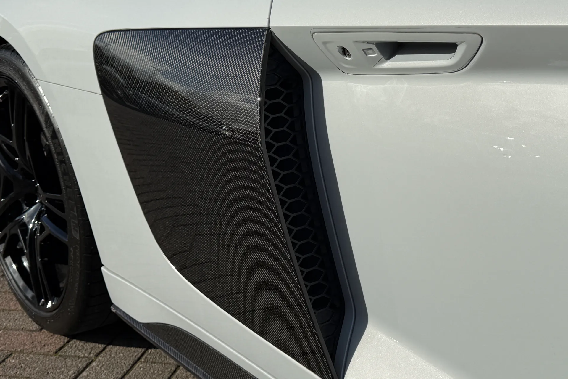 Audi R8 thumbnail image number 44