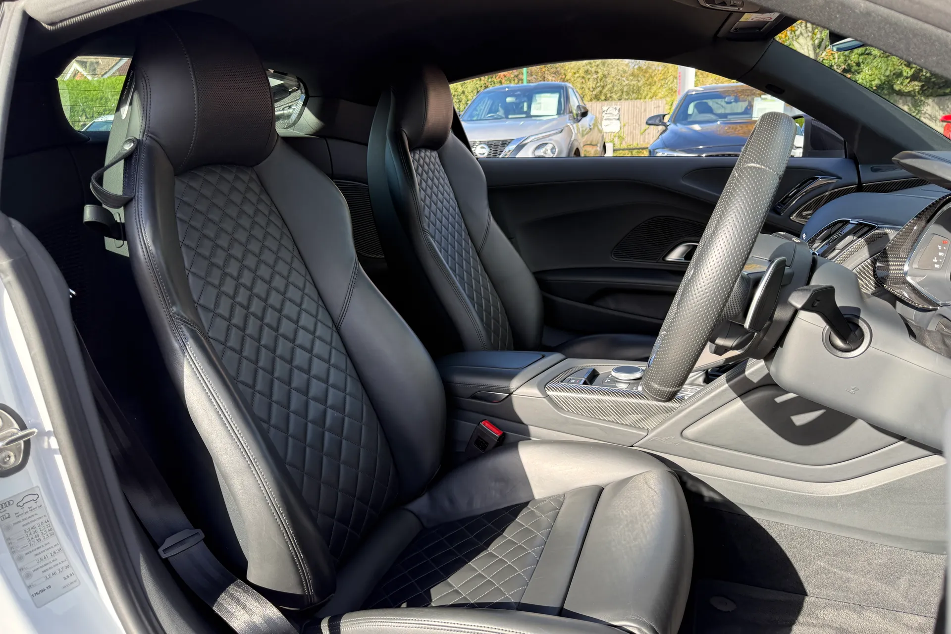 Audi R8 thumbnail image number 26