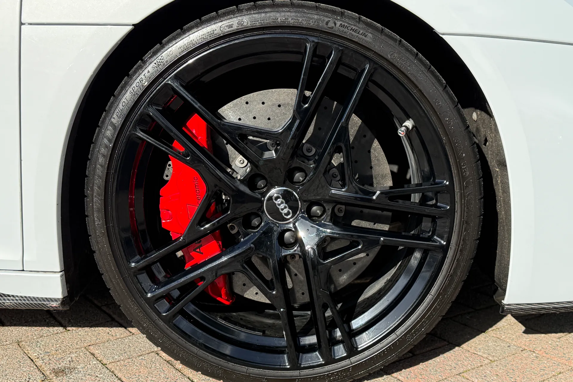 Audi R8 thumbnail image number 38