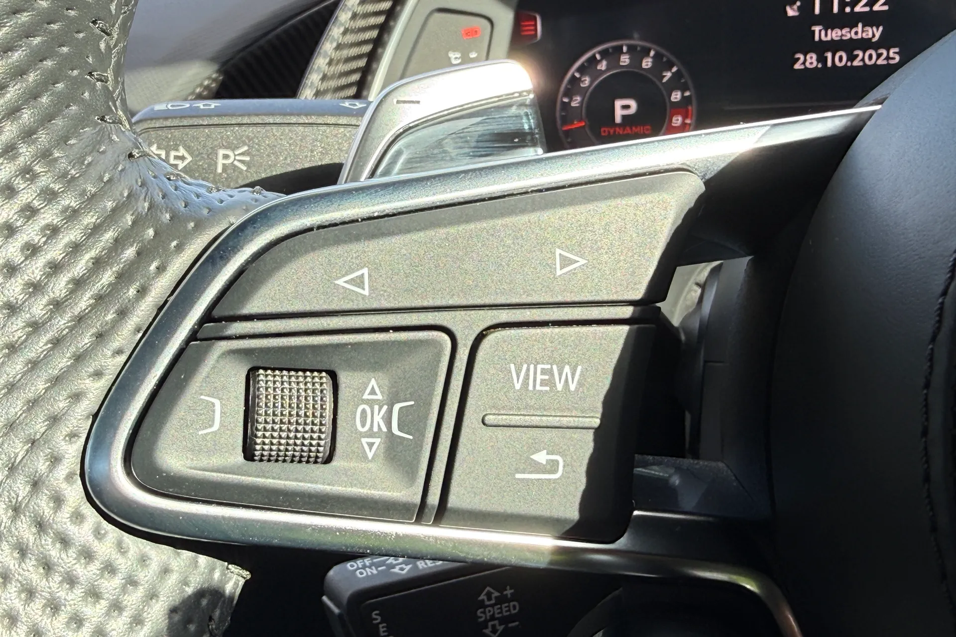 Audi R8 thumbnail image number 20