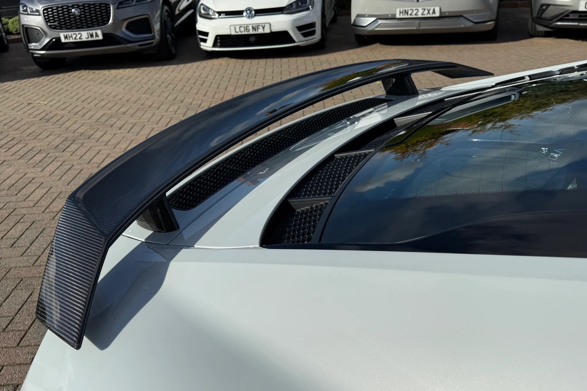 Audi R8 thumbnail image number 41