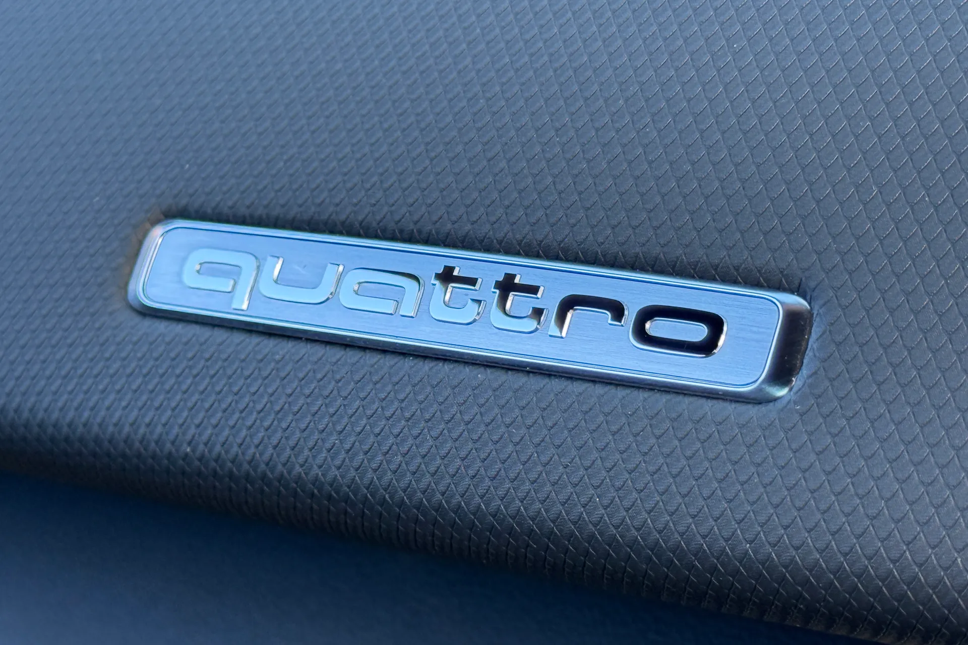 Audi R8 thumbnail image number 47