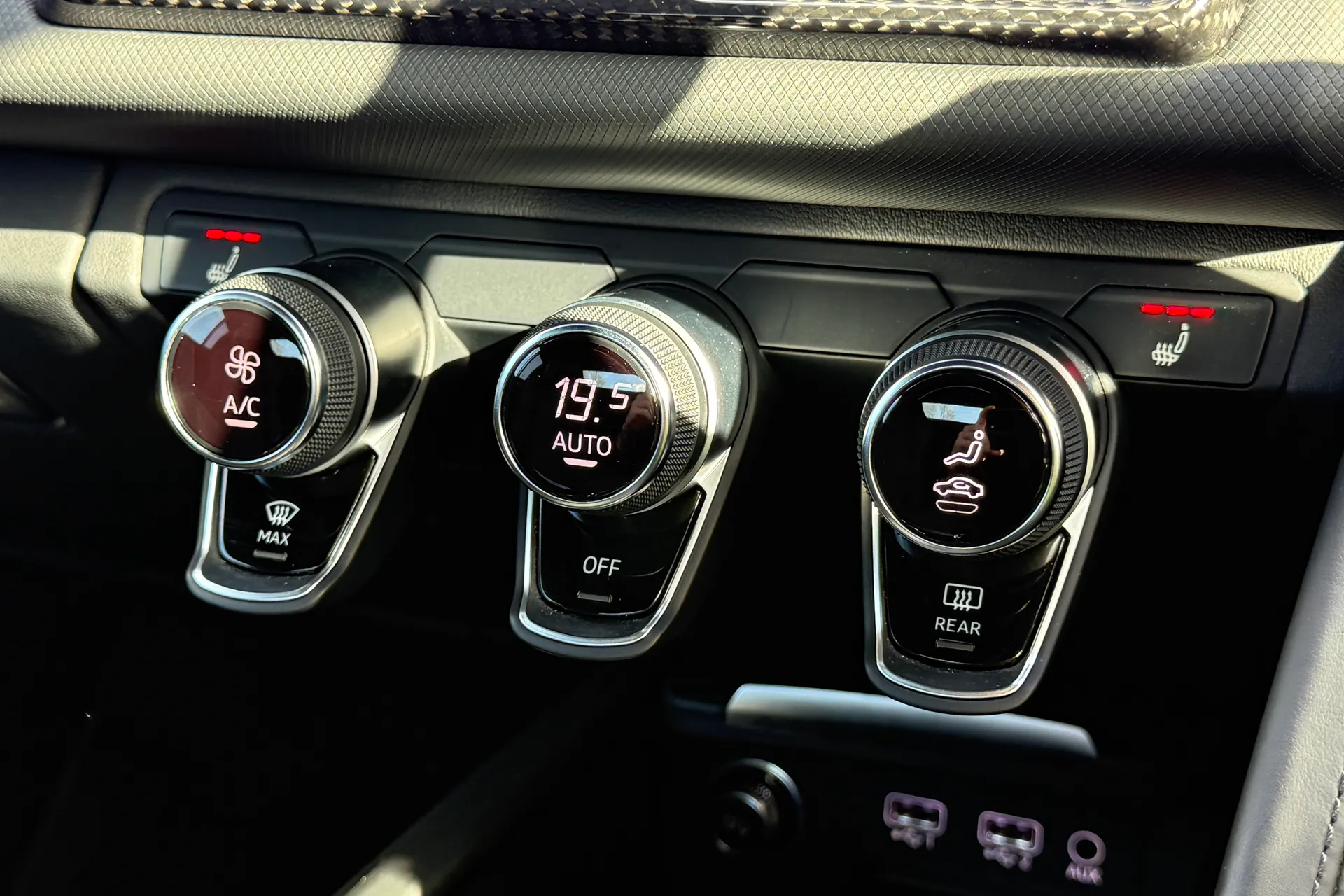 Audi R8 thumbnail image number 12