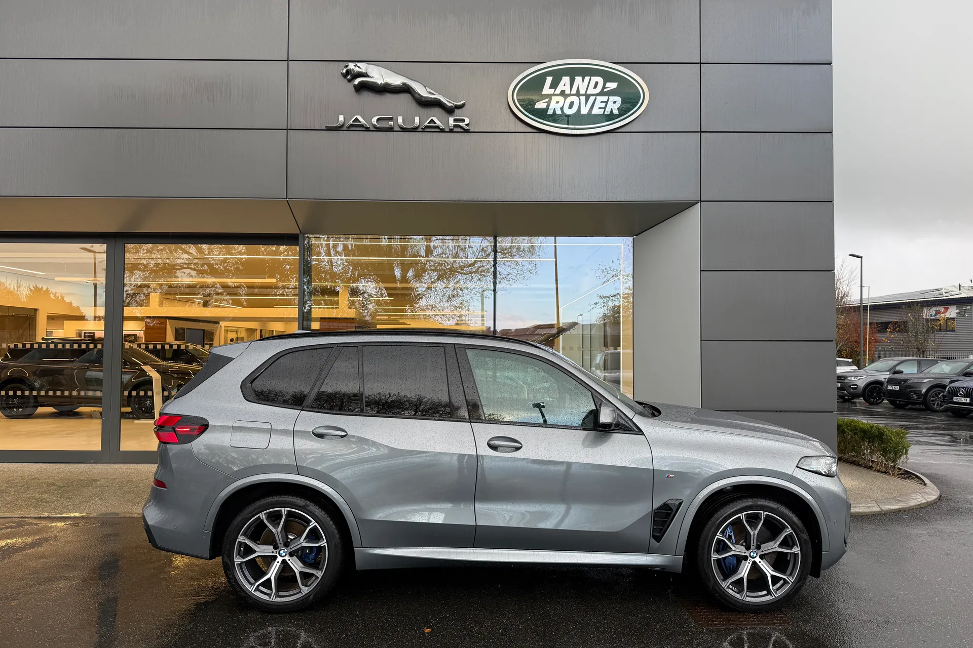 BMW X5 thumbnail image number 2