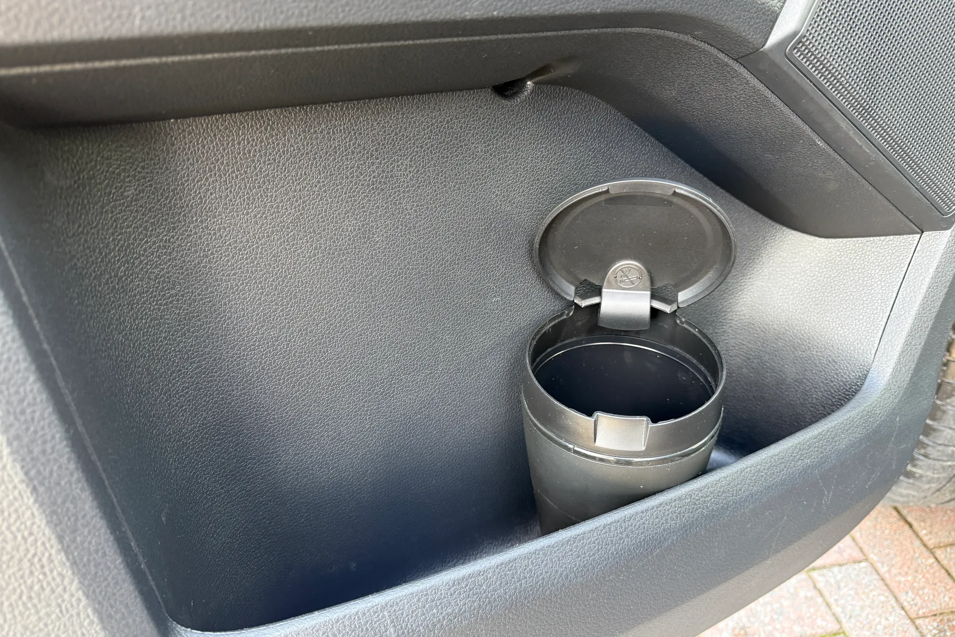 VOLKSWAGEN CALIFORNIA thumbnail image number 59