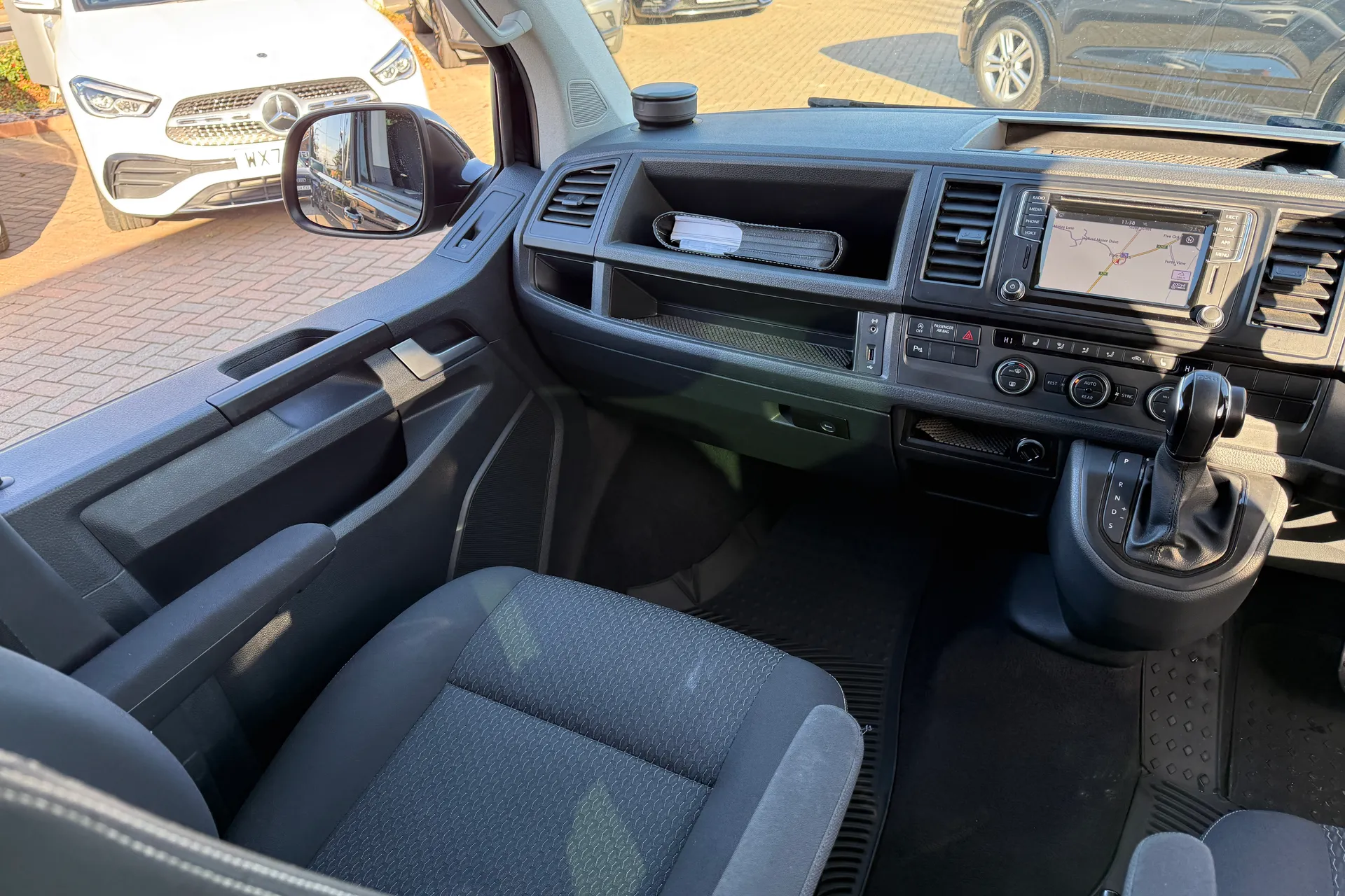 VOLKSWAGEN CALIFORNIA thumbnail image number 42