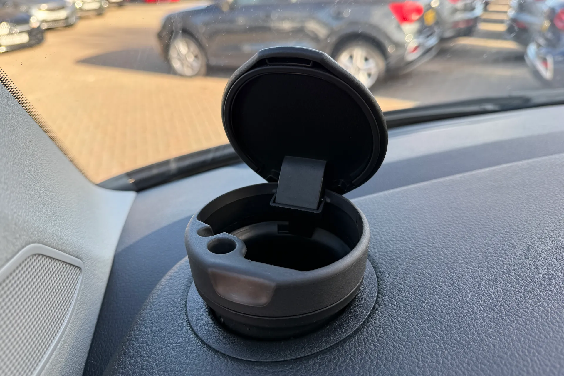 VOLKSWAGEN CALIFORNIA thumbnail image number 58